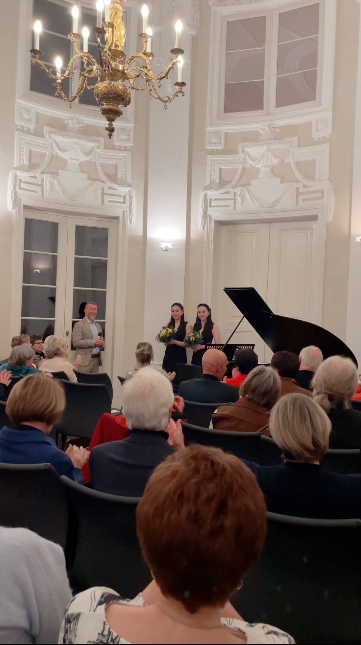 {"ARInfo":{"IsUseAR":false},"Version":"1.0.0","MakeupInfo":{"IsUseMakeup":false},"FaceliftInfo":{"IsChangeEyeLift":false,"IsChangeFacelift":false,"IsChangePostureLift":false,"IsChangeNose":false,"IsChangeFaceChin":false,"IsChangeMouth":false,"IsChangeThinFace":true},"BeautyInfo":{"SwitchMedicatedAcne":false,"IsAIBeauty":false,"IsBrightEyes":false,"IsSharpen":false,"IsOldBeauty":false,"IsReduceBlackEyes":false},"HandlerInfo":{"AppName":2},"FilterInfo":{"IsUseFilter":false}}